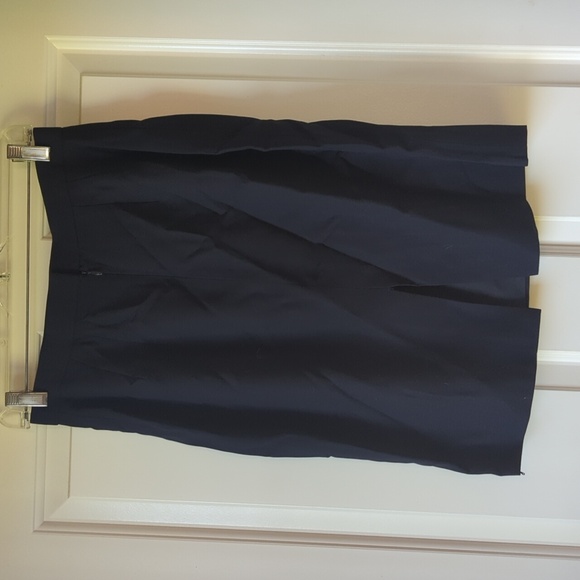 Classiques Entier Blazer and Skirt Set - Picture 11 of 14